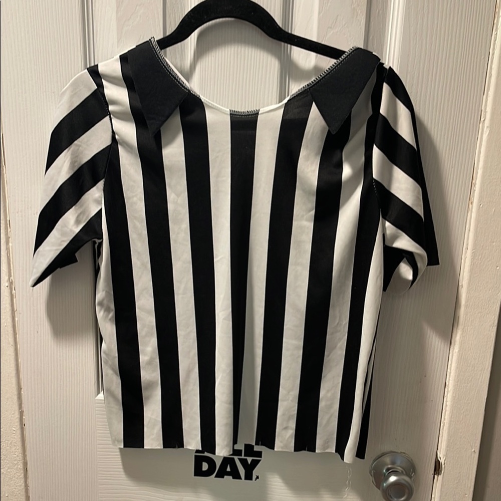 Chic Black and White Striped Women's Tee
